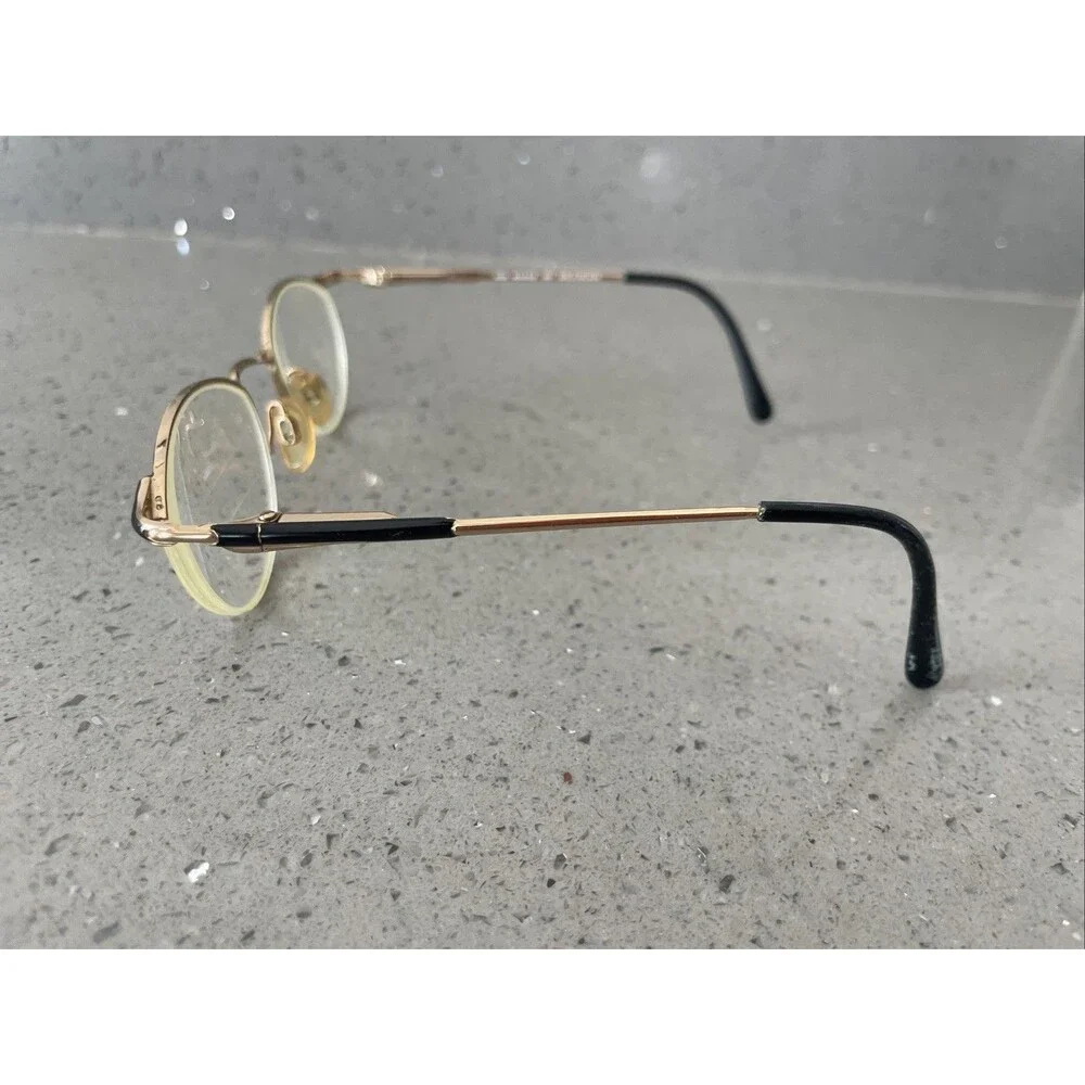 Bob Mackie this frames